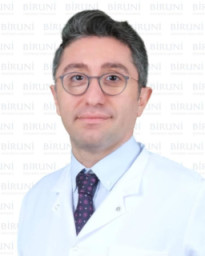 الأستاذ المشارك الدكتور Melih ÜÇER
